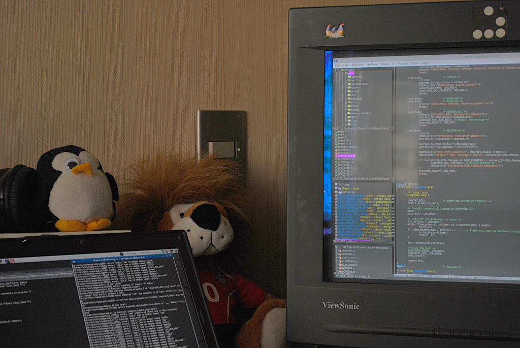ReadOnlyなrootfsをaufsでマウントしReadWrite可能なFSに見せかける